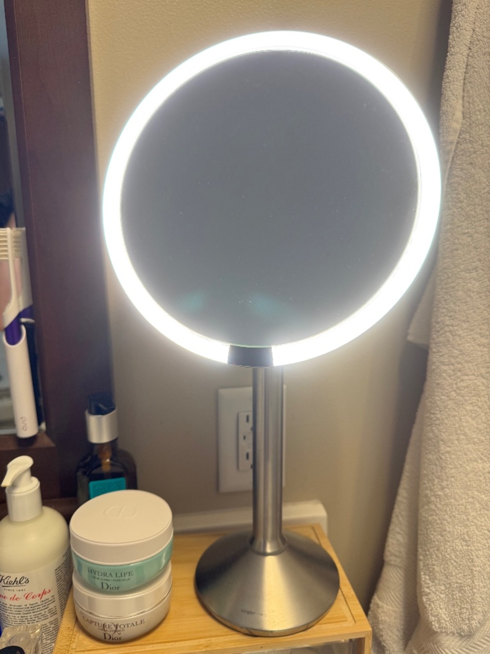 Simple human mirror
